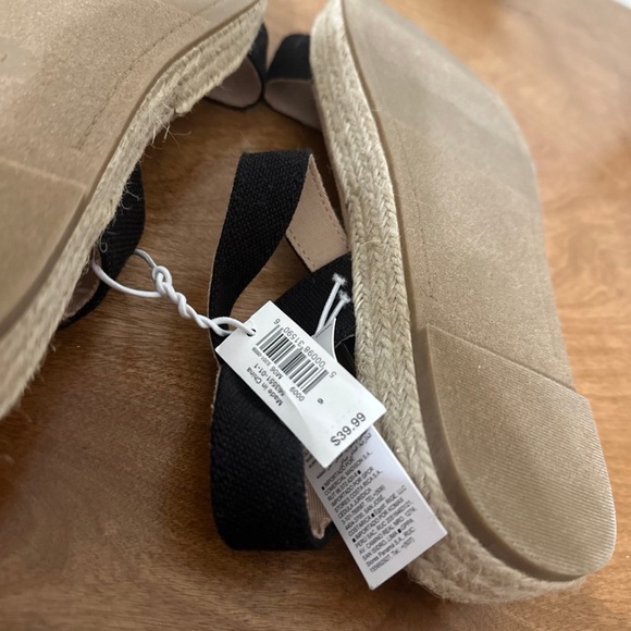 NWT Old Navy Women’s Sandals Size 9 - Picture 5 of 5